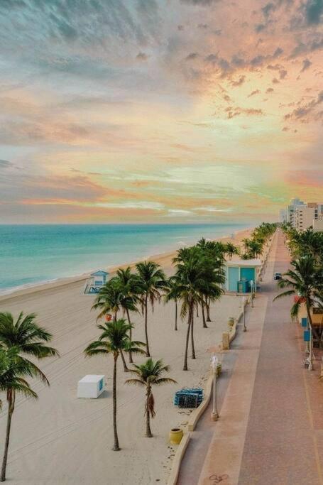 Hollywood Beach, Steps To The Beach, Pool Bagian luar foto